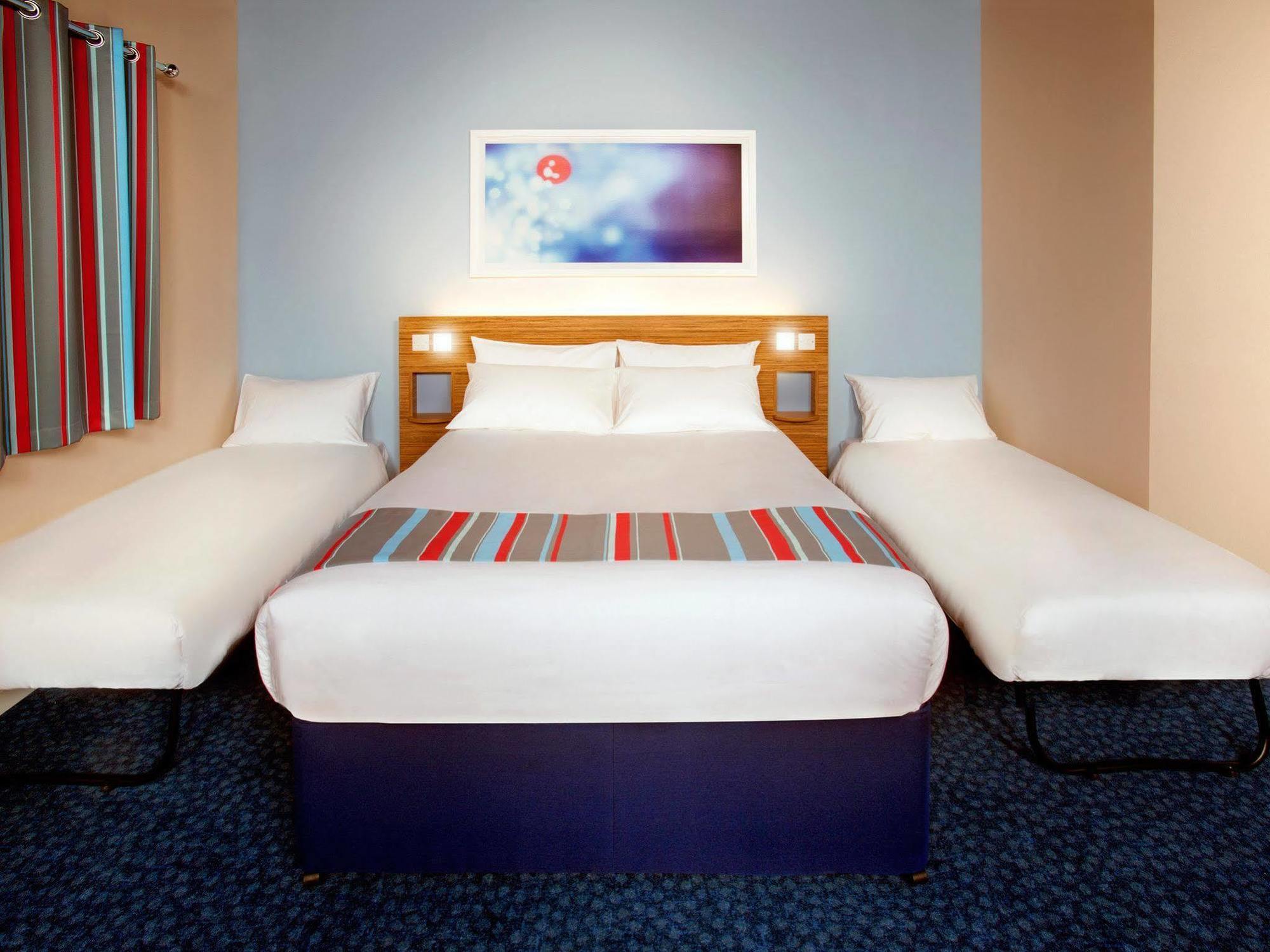 Travelodge London Docklands Exterior photo
